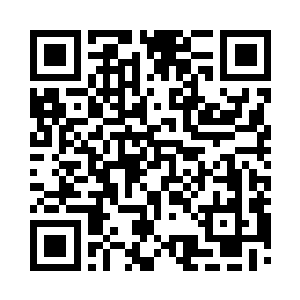 千夜扼住还在抽搐挣扎的血族战士的脖子二维码生成