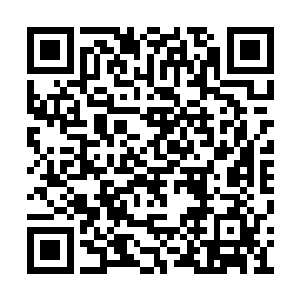 千户王臣正在向干爹王敬禀报近两日的进度情况二维码生成
