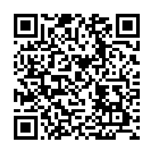 半夜三更家里突然出现这样一个穿着古代衣服的小孩二维码生成