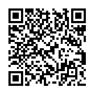 卓若月说完很快在两个圆的中间画了一大堆的气泡二维码生成