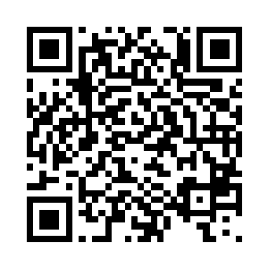 南宫流云在十平米大小的金属飞船上二维码生成