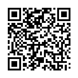 南宫流云薄薄的红唇勾起一抹邪魅的笑二维码生成