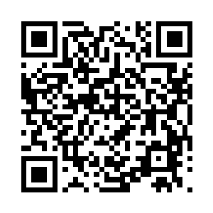 卜三布司的手伸入了酒井美库子的衣服里二维码生成