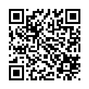 卫欢儿将脑袋靠在他宽厚的肩膀上二维码生成