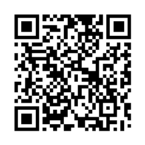 印启所在的监室大门哗啦一声被打开二维码生成