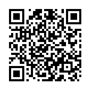 即将落下的太阳被几片云彩给遮住了二维码生成