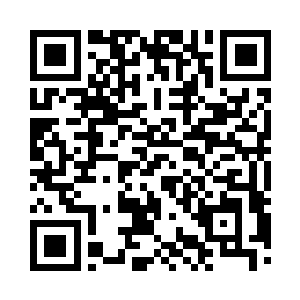 却不想对面的亚洲男人看见他手里的凶器二维码生成