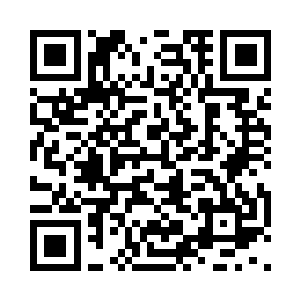 却因为大庭广众之下实在不雅而只得忍着二维码生成