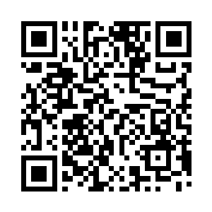 却是被他们忙碌干活儿的举动给弄的一呆二维码生成