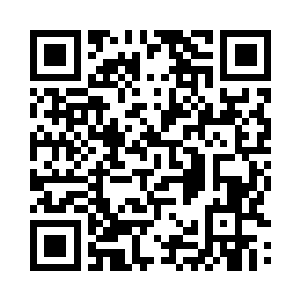 却见墨景黎站在身后不远处看着自己二维码生成