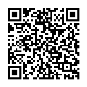 却见外面本来应该是乌蒙蒙的夜云阵阵角已经破开了一个大洞二维码生成