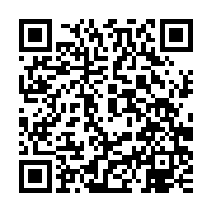 原本在他周围静静悬浮着的陨石群仿佛忽然从沉眠中苏醒了似的二维码生成