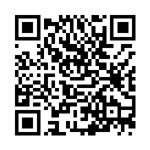 原本空空如也的双手中忽然就多了两把枪二维码生成