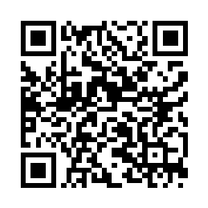 原本还空空荡荡的天空立时现出无数色彩二维码生成