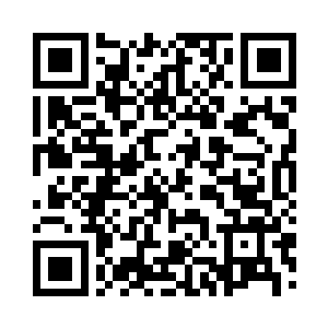 厨房里的一道人影立刻吸引了她的注意二维码生成