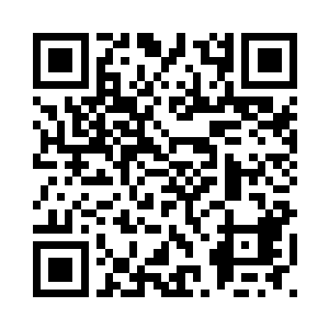 又从怀里摸出一个布包来递给小柳二维码生成