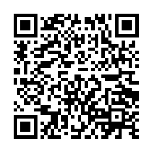又听贝海这么一说不由的有点儿替自己的男友抱起的屈来二维码生成