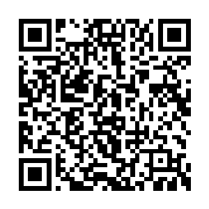 又将那战战兢兢的乌城主给扶到椅子边坐了下来二维码生成