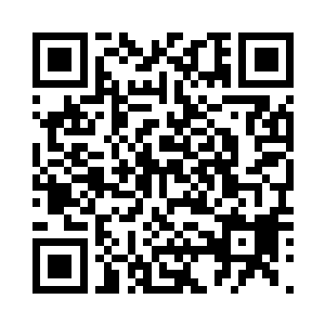 又想起自己问他在干吗他回答的那个二维码生成