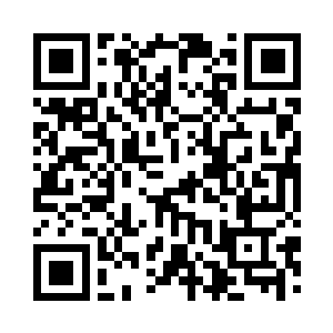 又抢过她手里的蓬蓬草在她脸上扫动着二维码生成