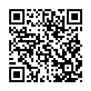 又飞快地把手边的一个东西放到她脚边二维码生成