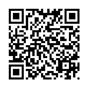 双眼看向高格脖子上戴的那条项链二维码生成