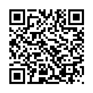 双脚用力的踢在了两头怪兽的身上二维码生成