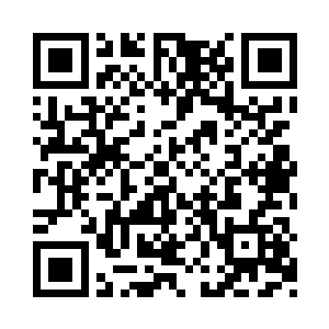 双脚蹬在了龙驹两侧刚好可以落脚的骨甲上二维码生成