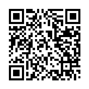 发现对方身边也坐着一个气度不凡的老者二维码生成