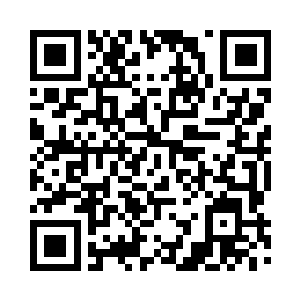 发现搂着自己腰身的手开始不老实了二维码生成