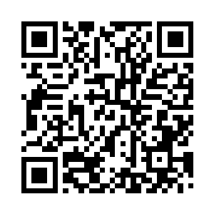 发现阿尔伯特正在给约瑟夫的脚包扎二维码生成