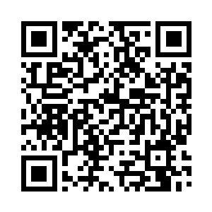 取出手帕为他抹去了脸上沾到的灰尘二维码生成