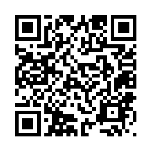 另一边的沙发上坐着冯毅和杨天华二维码生成