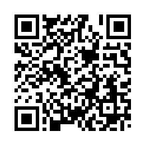 另外一个则是在后面不停的用脚踹二维码生成