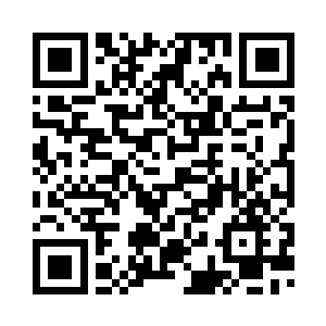 另外一位少女则时时刻刻伺候着他二维码生成