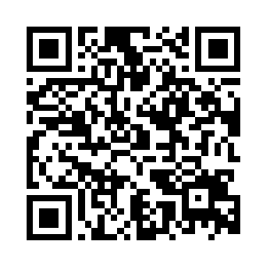 另外李锐还在摊位上挂了一个牌子二维码生成