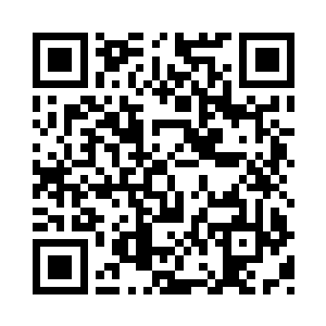 只不过所有人都没发现一道黑影紧贴着众人二维码生成