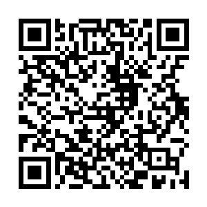 只不过那双白暂的手时不时的会探向那一片白嫩的高峰二维码生成