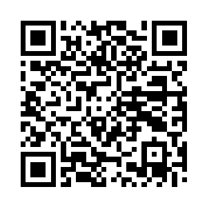 只得任由那些刚孵化出来的虫子在他身上爬二维码生成