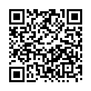 只是以最完美的模特衣架姿势站在原地二维码生成