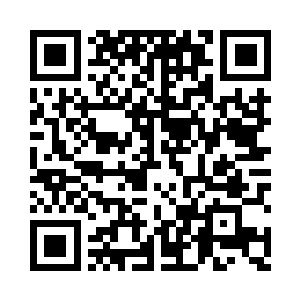 只是伸手紧紧抓着胸口的那块桃木符二维码生成