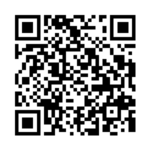 只是单纯地站在广场边缘看着苏凡这里二维码生成