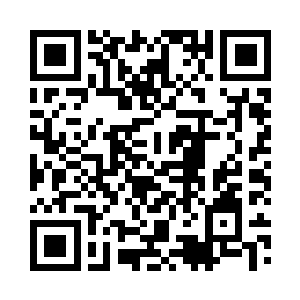 只是怒目看着已经站到他们对面的警察二维码生成