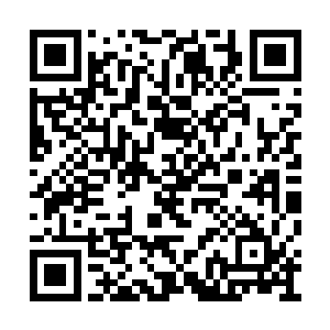 只是狠狠的瞪了一眼刚才正说的欢的一干乡亲们二维码生成