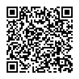 只是皇甫老人这一开口让得这条街道上的那些黑衣男子表情都变了二维码生成