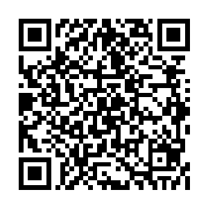 只有他有资格穿那么肃穆高贵的一身华美黑袍了二维码生成