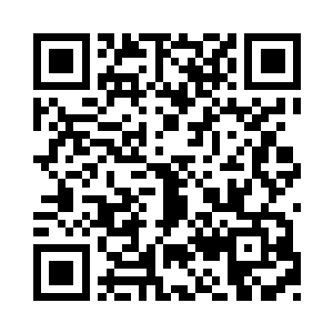 只要一有客人进门第一眼就会看到这些古董二维码生成