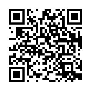 只见一个笑容可掬的白胡子老头一身白衣二维码生成