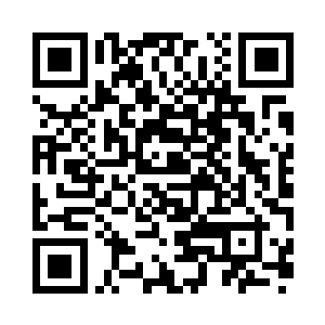 只见一架飞机正在女王号货轮的高空盘旋二维码生成