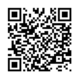 只见下方的群山之中笼罩着浓浓的雾气二维码生成